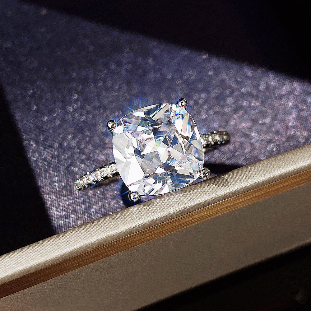 Four-claw White Square Diamond Ring Large Zircon
